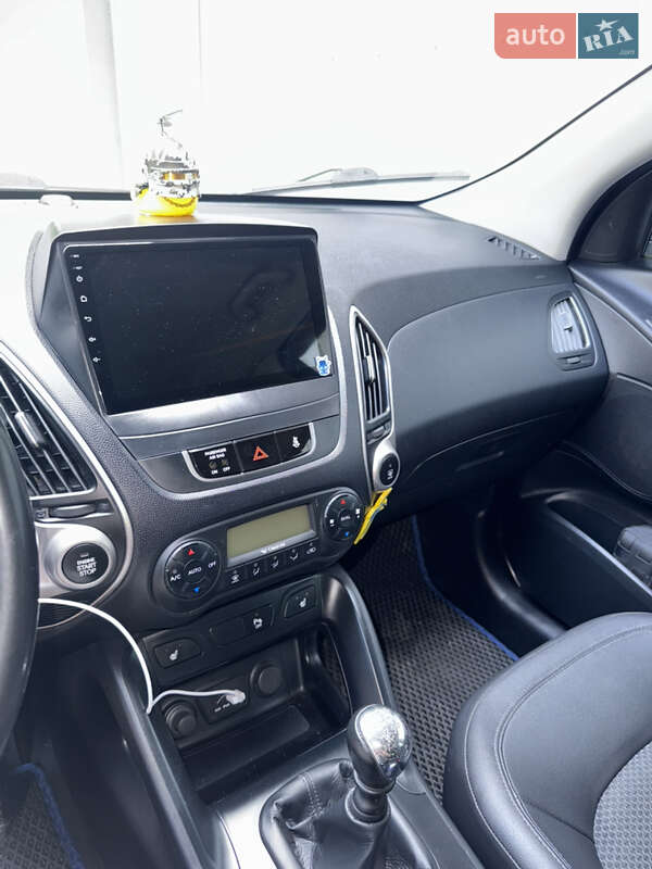 Позашляховик / Кросовер Hyundai ix35 2010 в Харкові