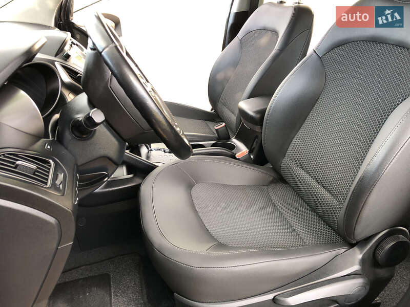 Позашляховик / Кросовер Hyundai ix35 2010 в Рівному