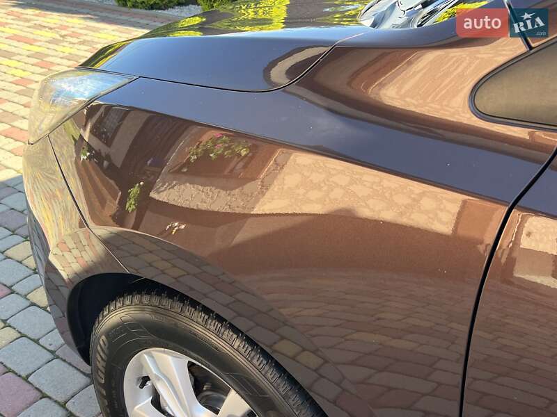 Внедорожник / Кроссовер Hyundai ix35 2010 в Ивано-Франковске