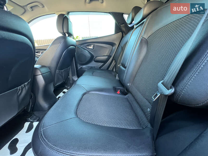 Внедорожник / Кроссовер Hyundai ix35 2010 в Ивано-Франковске