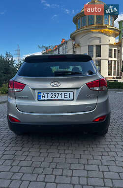 Внедорожник / Кроссовер Hyundai ix35 2010 в 