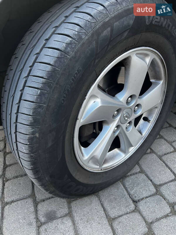 Внедорожник / Кроссовер Hyundai ix35 2010 в Ивано-Франковске