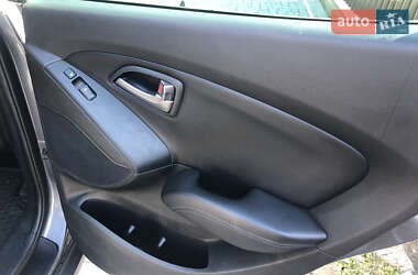 Позашляховик / Кросовер Hyundai ix35 2014 в 