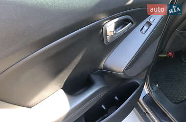 Позашляховик / Кросовер Hyundai ix35 2014 в 