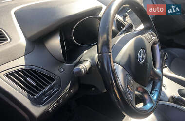 Позашляховик / Кросовер Hyundai ix35 2014 в 