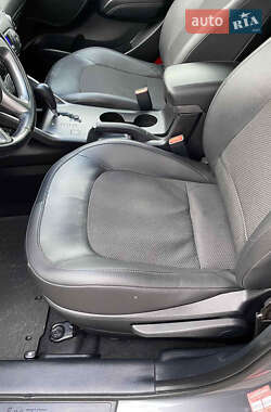 Позашляховик / Кросовер Hyundai ix35 2014 в 