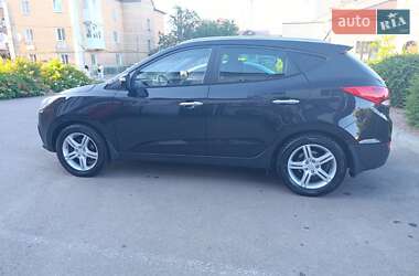 Внедорожник / Кроссовер Hyundai ix35 2010 в 