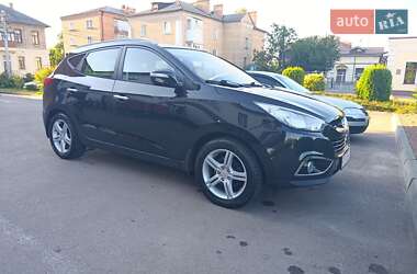 Внедорожник / Кроссовер Hyundai ix35 2010 в 