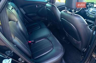 Внедорожник / Кроссовер Hyundai ix35 2010 в 