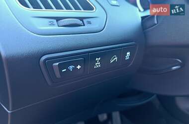 Внедорожник / Кроссовер Hyundai ix35 2010 в 