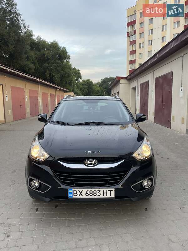 Внедорожник / Кроссовер Hyundai ix35 2010 в Каменец-Подольском