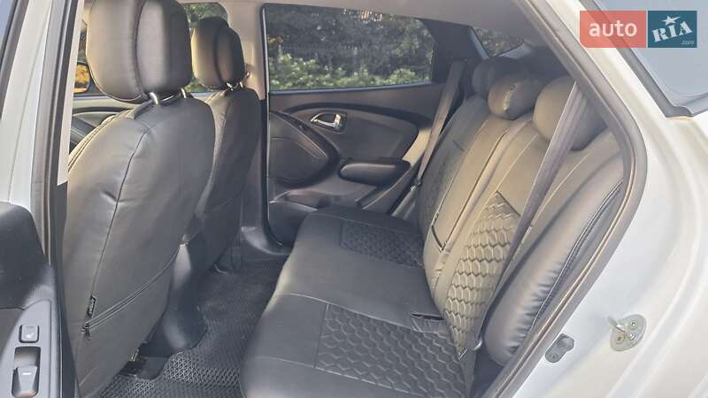 Внедорожник / Кроссовер Hyundai ix35 2010 в Виннице