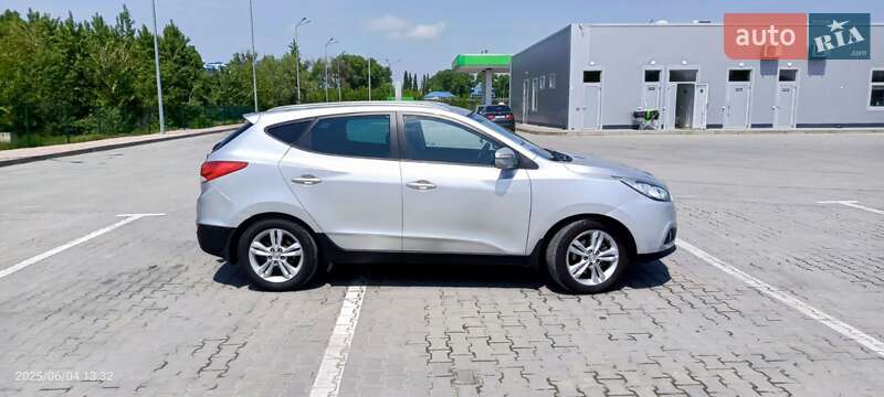 Позашляховик / Кросовер Hyundai ix35 2010 в Кам'янець-Подільському