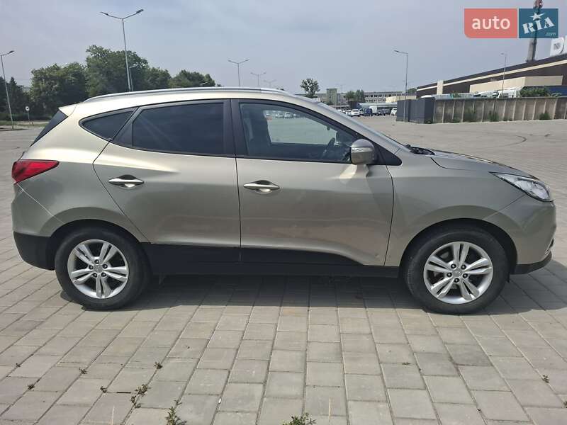 Позашляховик / Кросовер Hyundai ix35 2011 в Черкасах