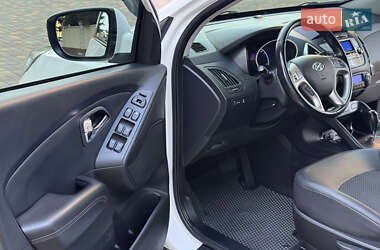 Позашляховик / Кросовер Hyundai ix35 2013 в 