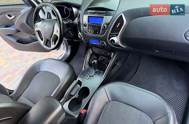 Позашляховик / Кросовер Hyundai ix35 2013 в 