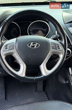 Позашляховик / Кросовер Hyundai ix35 2013 в 