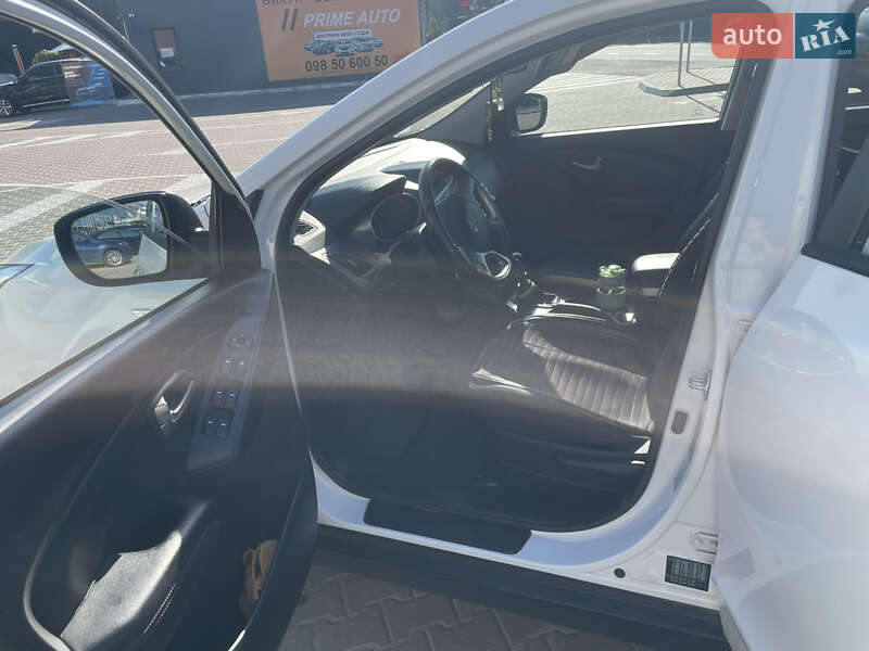 Позашляховик / Кросовер Hyundai ix35 2011 в Вишневому