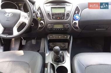 Позашляховик / Кросовер Hyundai ix35 2012 в  фото 2 Позашляховик / Кросовер Hyundai ix35 2012 в