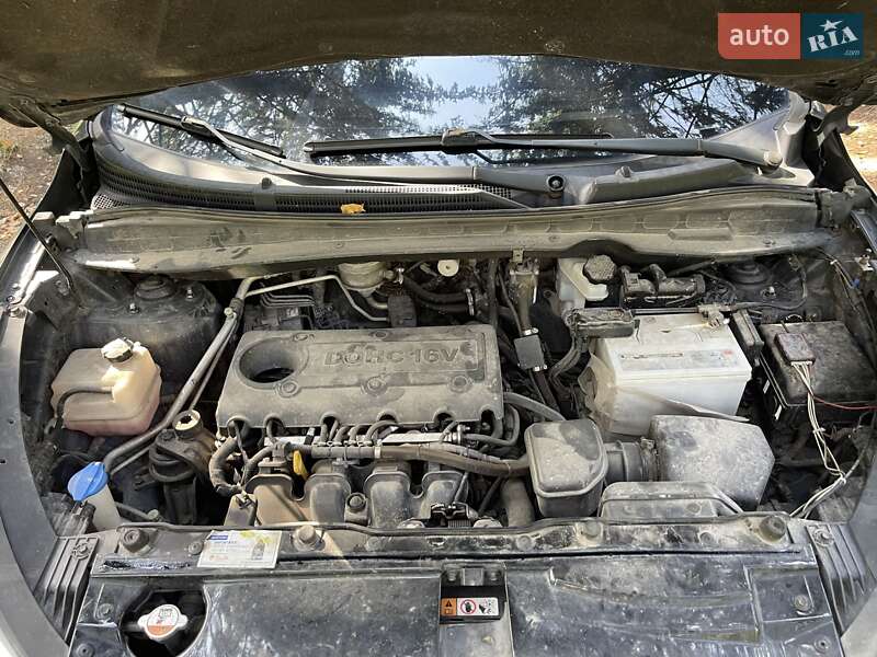 Позашляховик / Кросовер Hyundai ix35 2010 в Бурштині