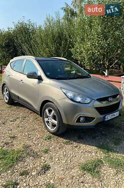 Внедорожник / Кроссовер Hyundai ix35 2010 в 