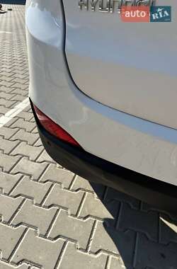 Внедорожник / Кроссовер Hyundai ix35 2011 в 