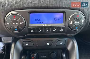 Внедорожник / Кроссовер Hyundai ix35 2011 в 