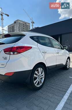 Внедорожник / Кроссовер Hyundai ix35 2011 в 