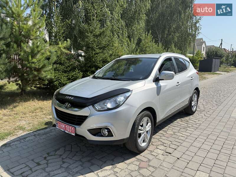 Позашляховик / Кросовер Hyundai ix35 2011 в 
