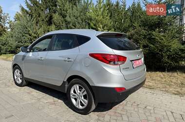 Позашляховик / Кросовер Hyundai ix35 2011 в 