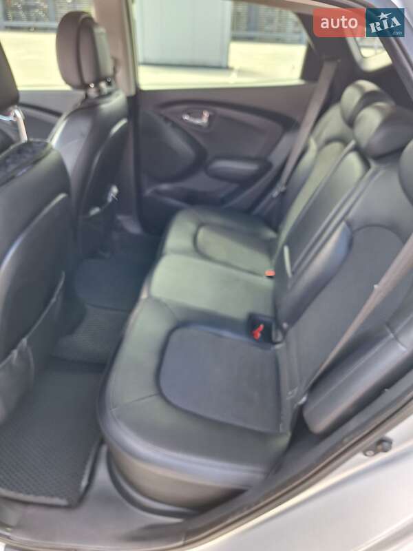 Позашляховик / Кросовер Hyundai ix35 2010 в Києві