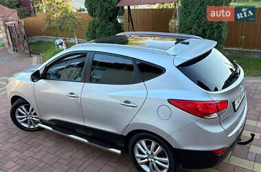 Внедорожник / Кроссовер Hyundai ix35 2010 в 