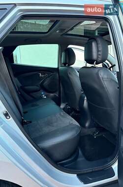 Внедорожник / Кроссовер Hyundai ix35 2010 в 