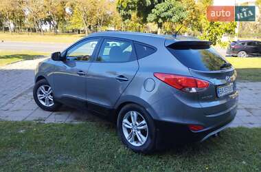 Позашляховик / Кросовер Hyundai ix35 2012 в 