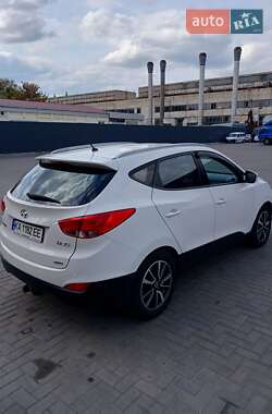 Внедорожник / Кроссовер Hyundai ix35 2012 в 