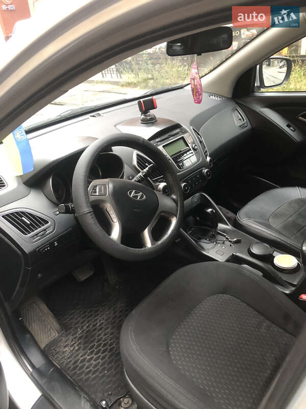 Внедорожник / Кроссовер Hyundai ix35 2010 в Киеве фото 4 Внедорожник / Кроссовер Hyundai ix35 2010 в Киеве