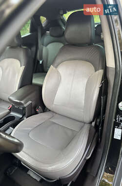 Внедорожник / Кроссовер Hyundai ix35 2012 в 