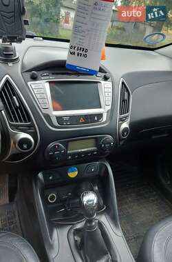 Внедорожник / Кроссовер Hyundai ix35 2010 в Чернигове