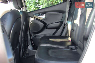 Внедорожник / Кроссовер Hyundai ix35 2014 в 