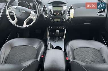 Внедорожник / Кроссовер Hyundai ix35 2011 в 