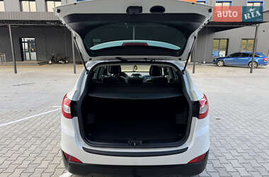 Внедорожник / Кроссовер Hyundai ix35 2014 в 