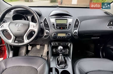 Внедорожник / Кроссовер Hyundai ix35 2011 в 