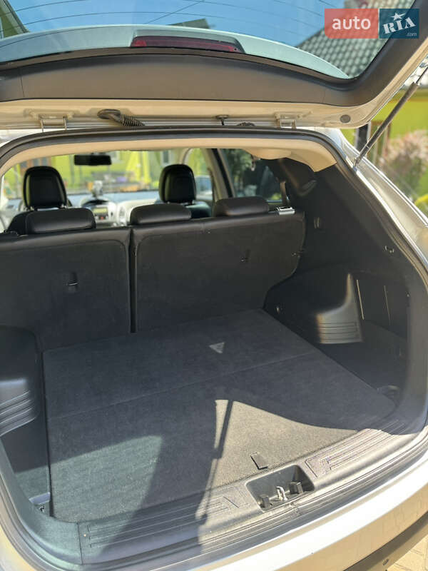 Внедорожник / Кроссовер Hyundai ix35 2010 в Черновцах