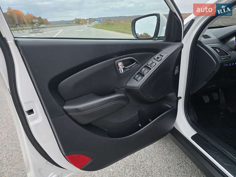 Внедорожник / Кроссовер Hyundai ix35 2012 в Калуше