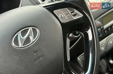 Позашляховик / Кросовер Hyundai ix35 2012 в 