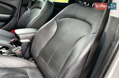 Внедорожник / Кроссовер Hyundai ix35 2012 в 