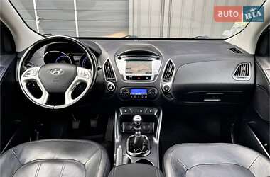 Внедорожник / Кроссовер Hyundai ix35 2012 в 