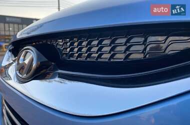 Внедорожник / Кроссовер Hyundai ix35 2012 в 