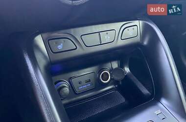 Внедорожник / Кроссовер Hyundai ix35 2012 в 