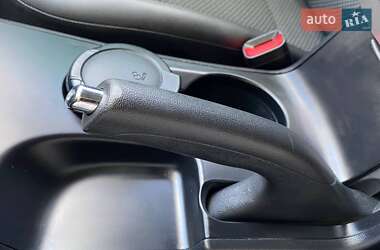 Внедорожник / Кроссовер Hyundai ix35 2012 в 